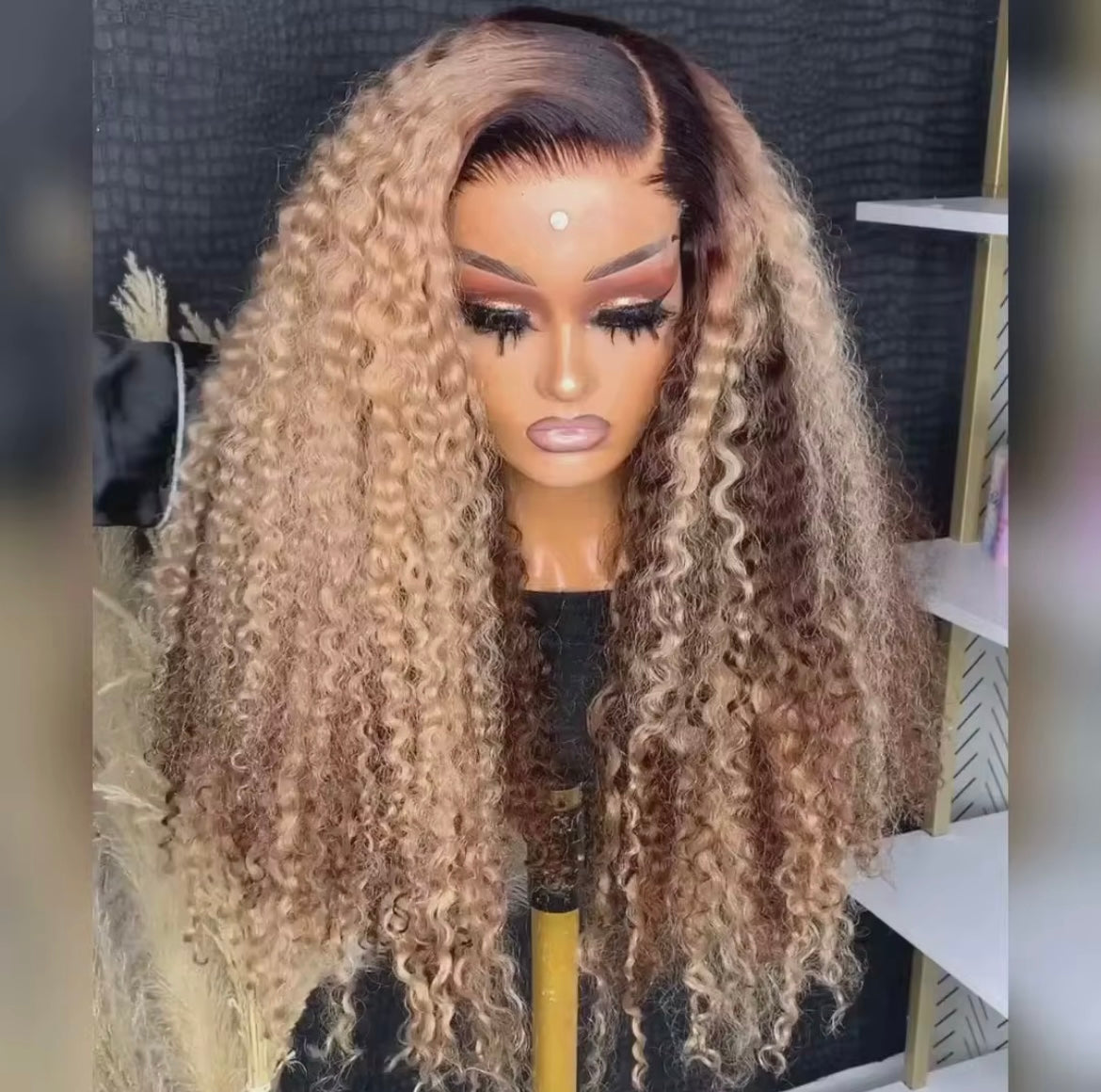 22” kinky Curly honey blonde with golden tones 13/4 HD Lace pre plucked