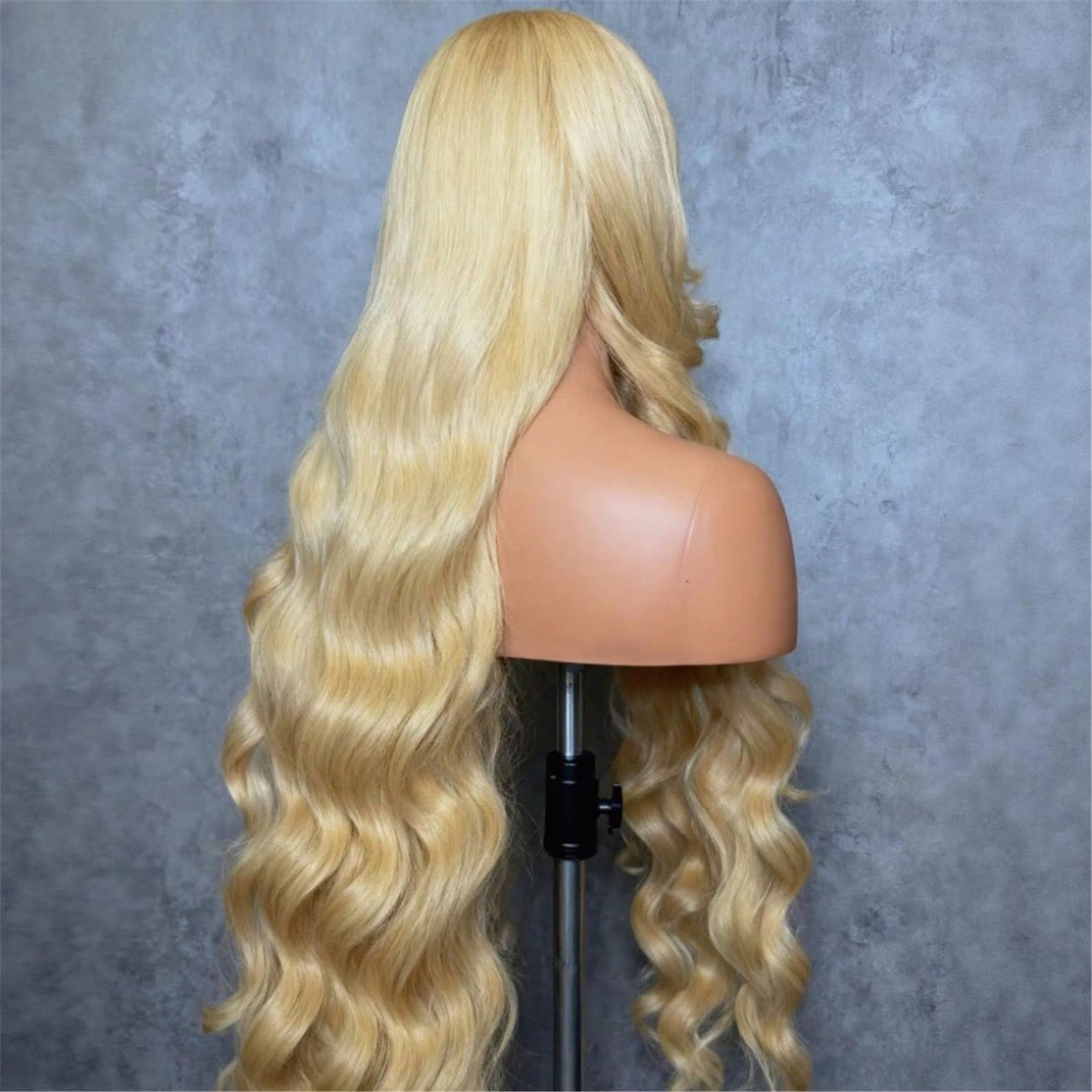 32” SDD 613 blonde bodywave 13/4 HD Lace pre plucked